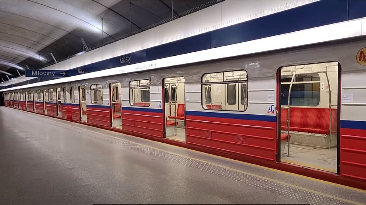 5 linii metra w Warszawie do 2050 roku - WagonMasz rok 1990