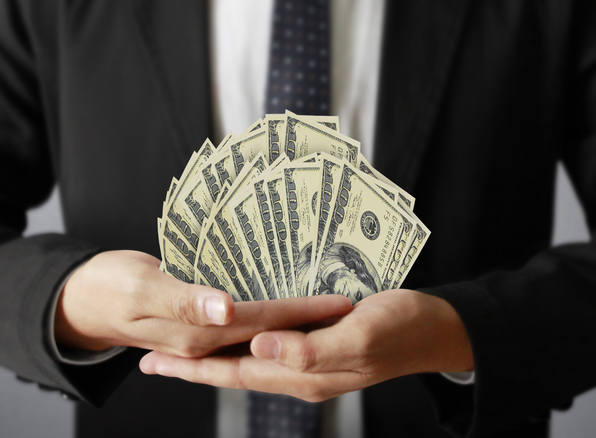 Posłowie zaciągają ogromne kredyty. Rekordzista ma ich aż cztery!