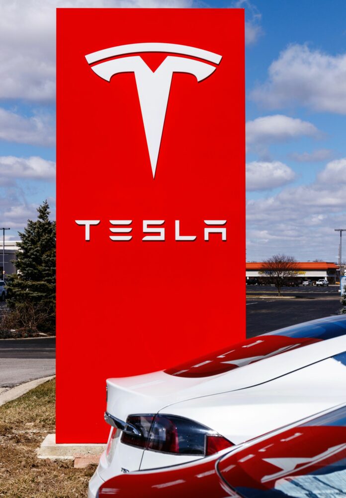 Tesla wznawia produkcję w Niemczech