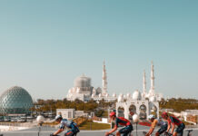 Na zdjęciu wyścig UAE TOUR 2024. UAE Tour 2024 wieloetapowy wyścig kolarski.