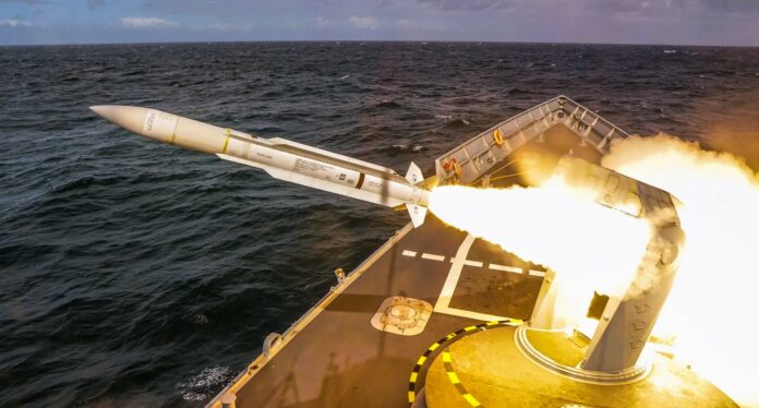 miecznik - rakieta wystrzelona ze statku