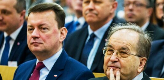 MON za Błaszczaka dotował koła gospodyń wiejskich i Rydzyka