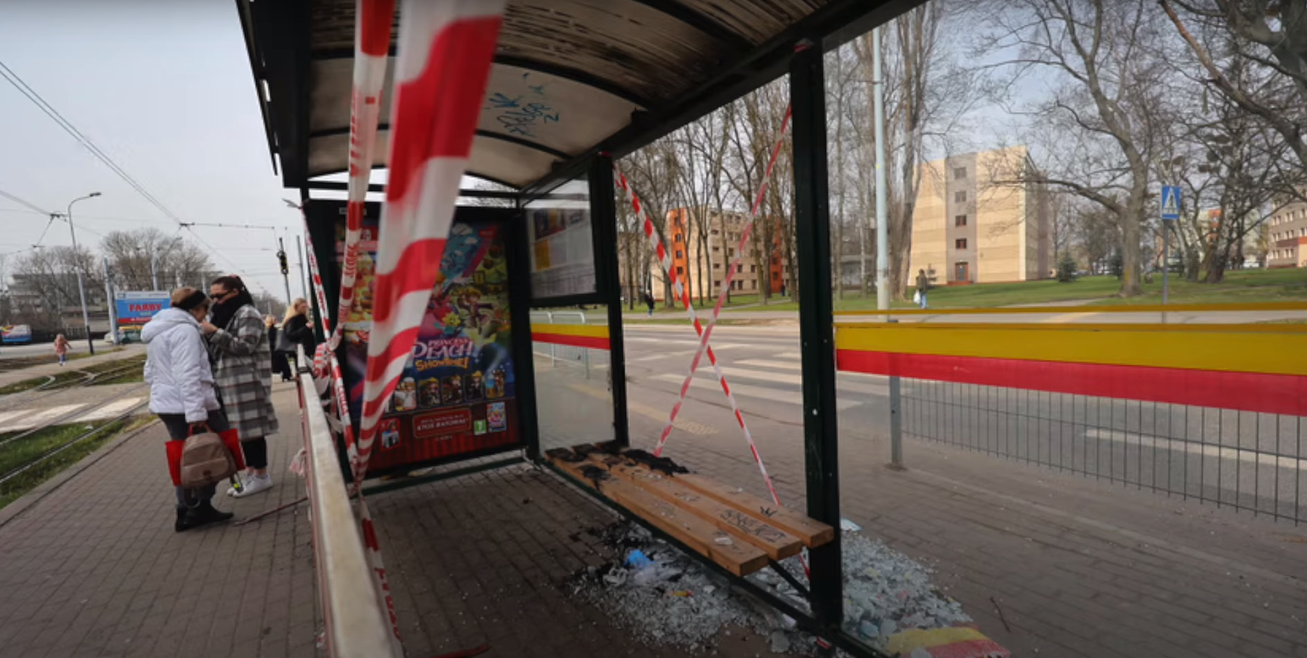 Podpalił mężczyznę na przystanku. Podejrzany stanął przed prokuraturą