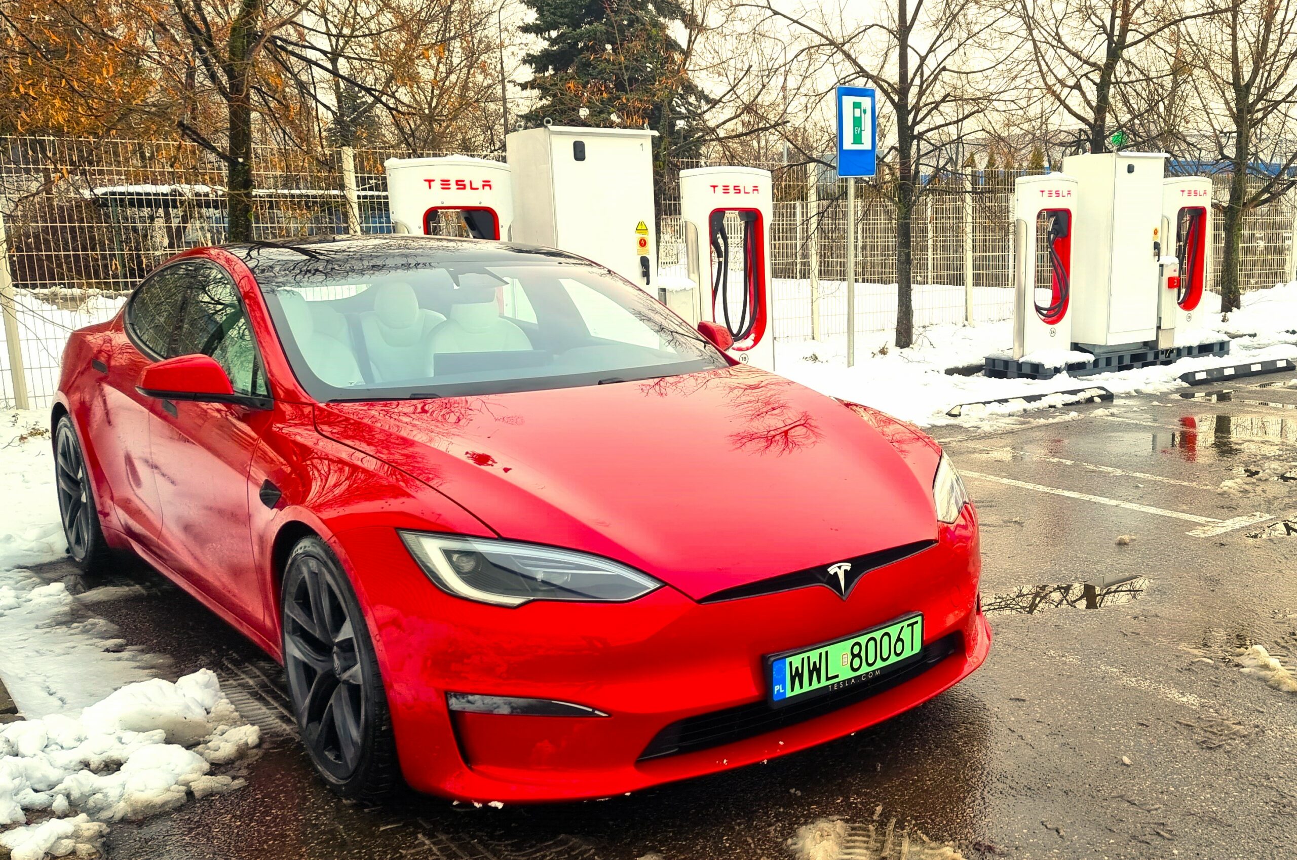 Elon Musk się przeliczył: Tesla tanieje zamiast zyskiwać na wartości