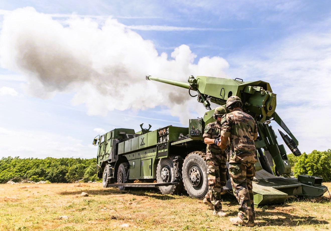 Francja zwiększa wsparcie dla Ukrainy – haubice i amunicja