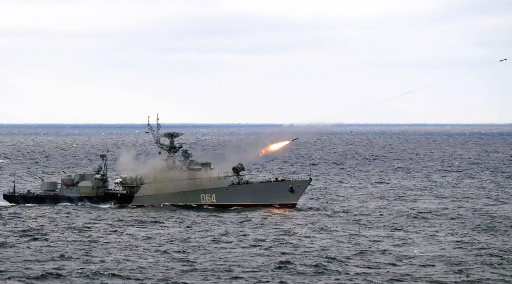 Dawniej Niemcy strzelali do Amerykańskich samolotów ale to byli naziści. Czemu teraz niemiecka fregata ostrzelała amerykańskiego drona?