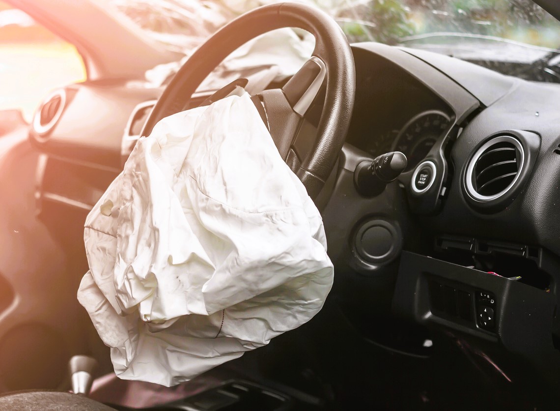 285 tys aut wezwanych do serwisu, poduszki mogą ranić zamiast chronić, wielka wpadka wielkiego koncernu, wadliwy AirBag