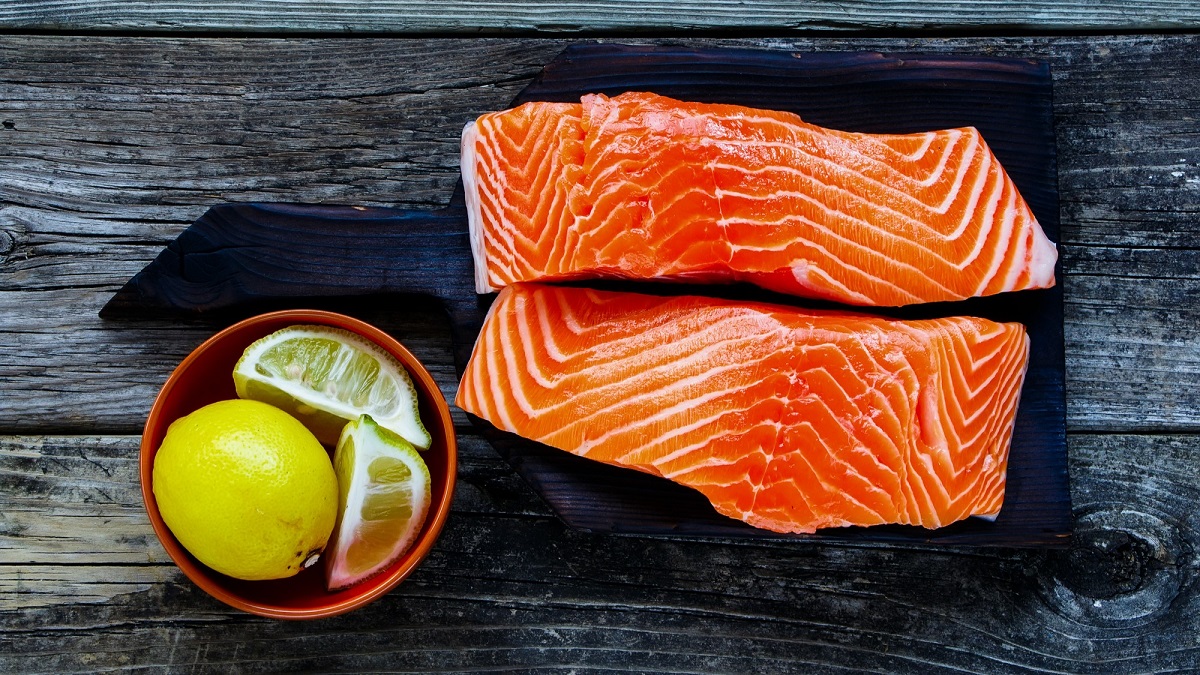 Masowe wymieranie łososia hodowlanego – naukowcy biją na alarm