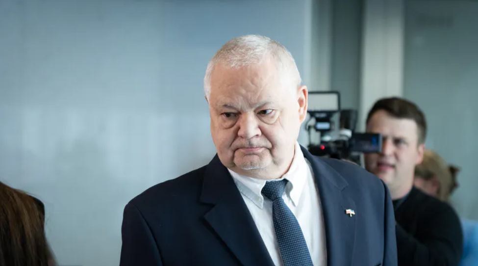 Prezes NBP bijący rekordy zarobków wśród bankierów centralnych w Europie!