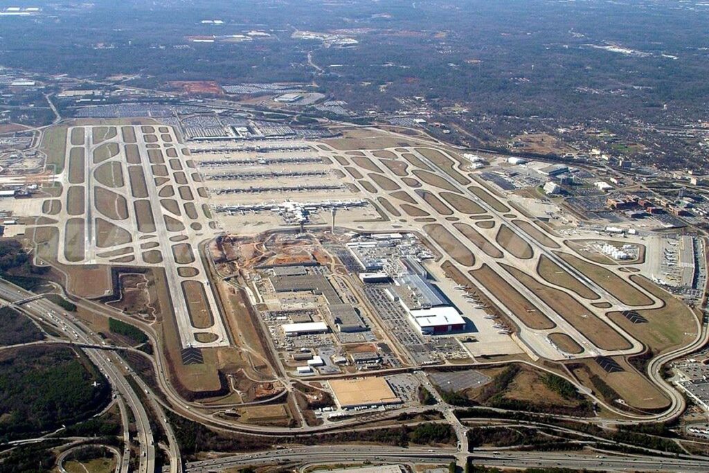 CPK Atlanta jest ogromne, jednocześnie mogą odbywać się 3 starty/lądowania