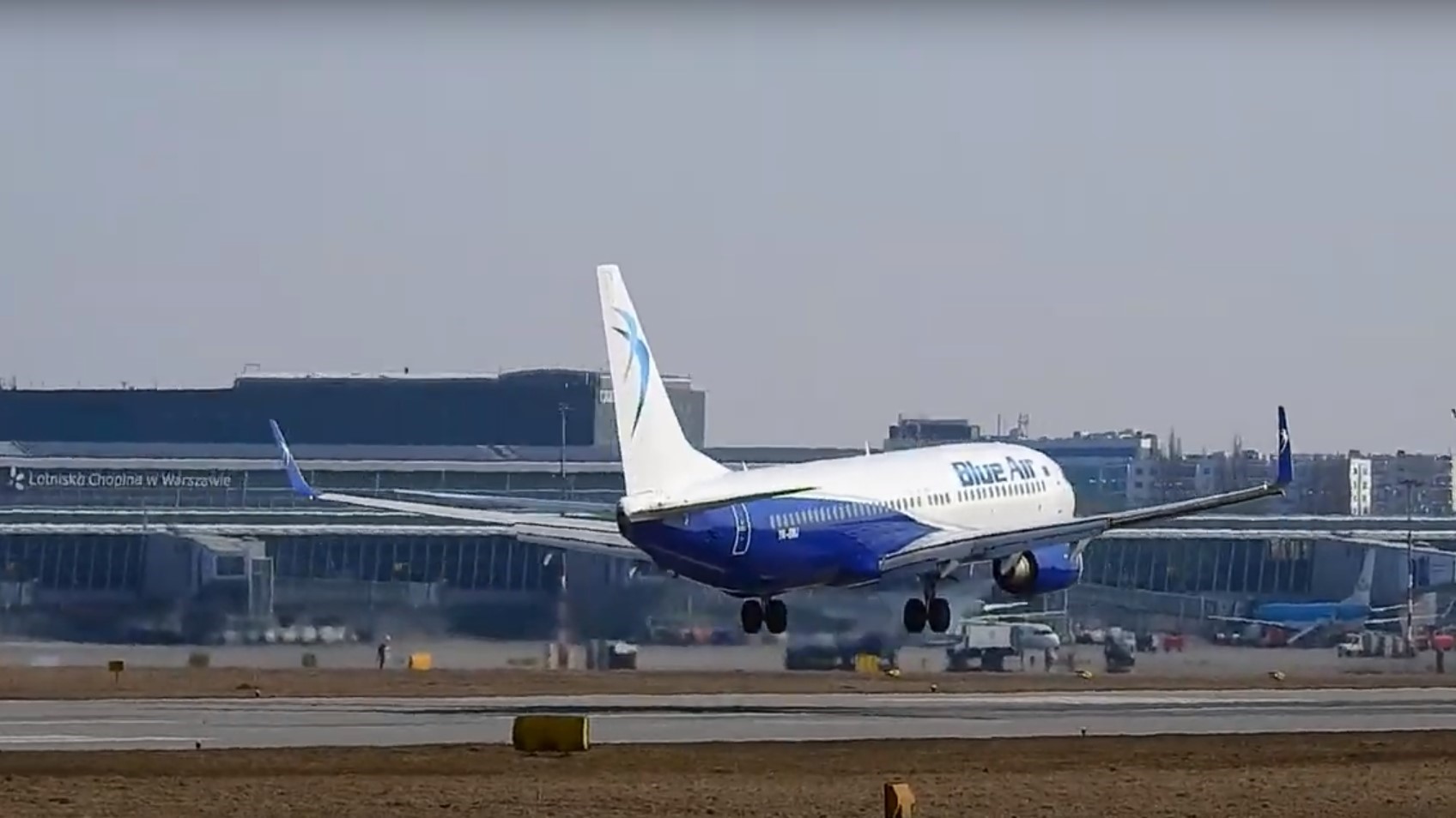 Lotnisko Chopina w Warszawie zostanie rozbudowane. CPK ruszy później niż planowano