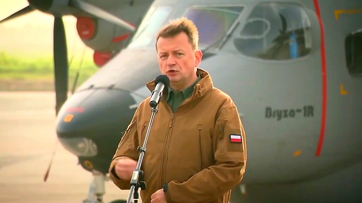 Czy Mariusz Błaszczak usłyszy zarzuty? W tle afera z odtajnieniem części planów obronnych Polski.