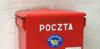 Masowe zwolnienia w Poczcie Polskiej. Skrzynka pocztowa Fot. autorstwa burts/Wikipedia