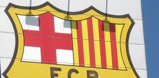 Półfinał nie dla Barcelony. Duma Katalonii przegrywa w dwumeczu z PSG, a Robert Lewandowski zawodzi