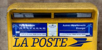 pocztowcy zapowiadają strajk ostrzegawczy, skrzynka na listy w Paryżu