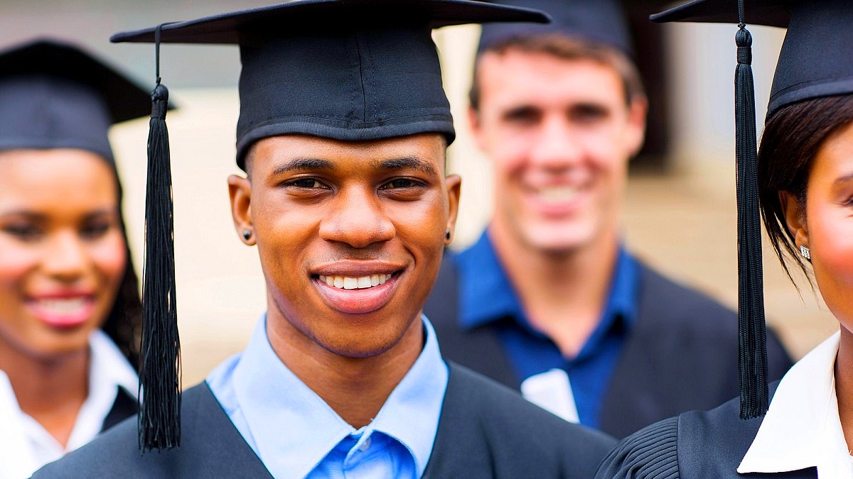 Afera wizowa rozszerza się! Uczelnie zarabiają na fikcyjnych studentach?