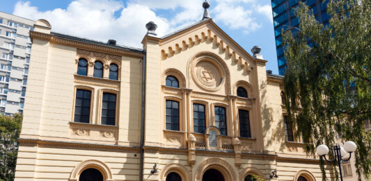 Kto chciał podpalić warszawską synagogę?