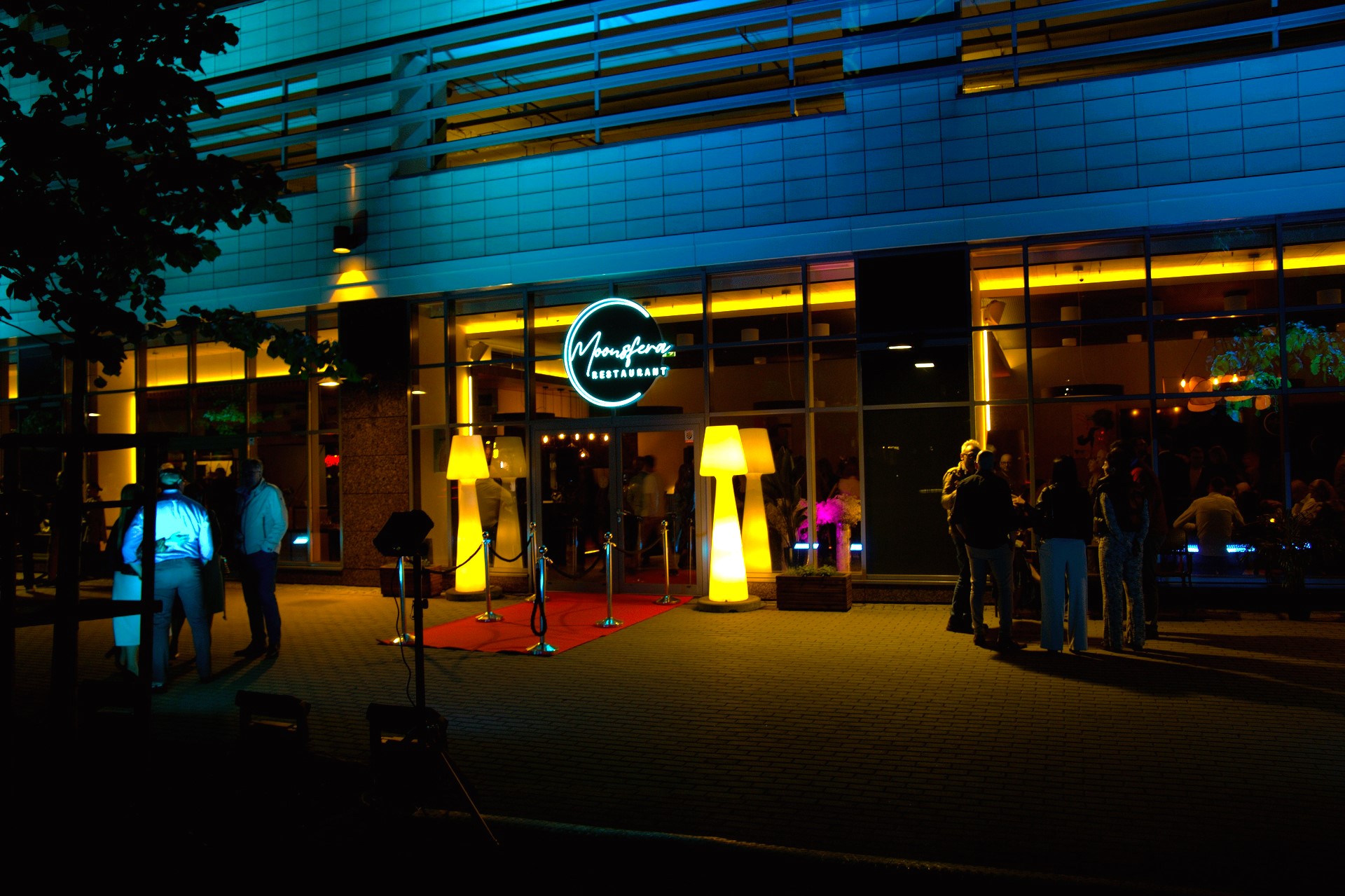 Restauracja Moonsfera 10 maja 19:00 Wielkie Otwarcie