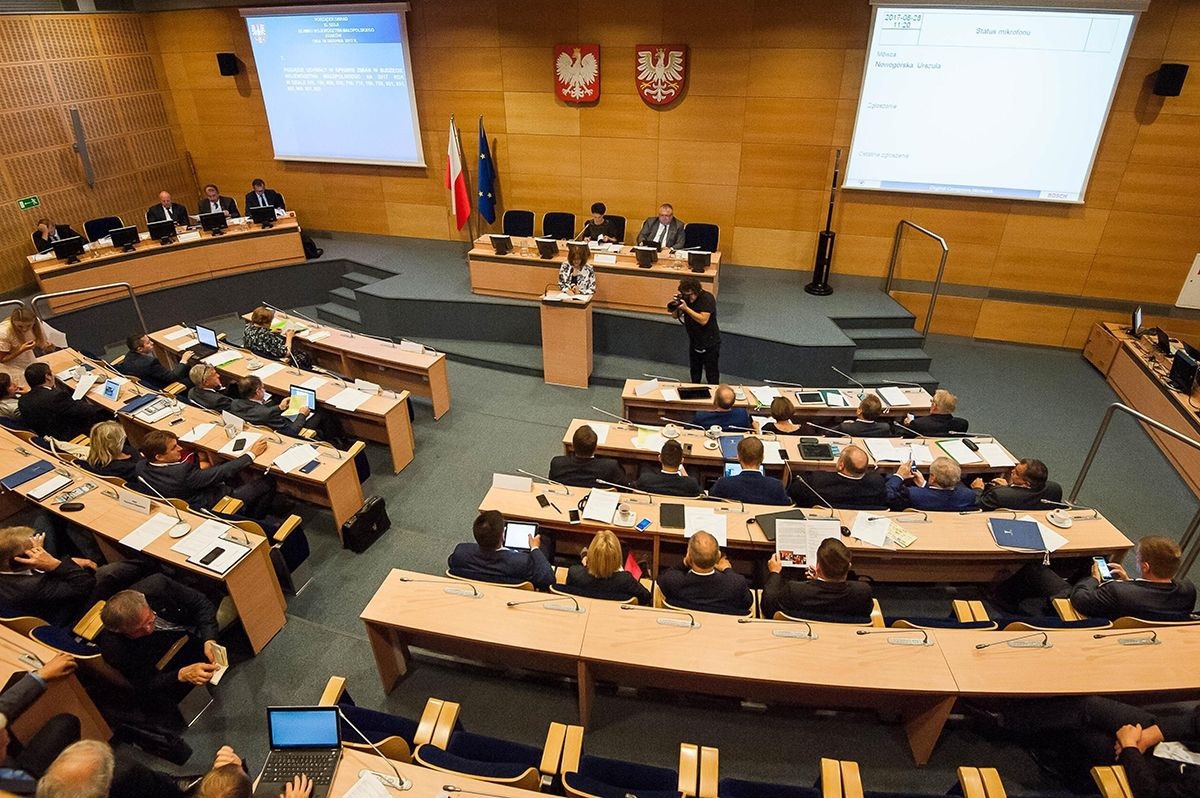 Zdrada w PIS. Sejmik małopolski wciąż bez marszałka.