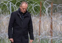 Premier Tusk wprowadza kontrowersyjne zmiany w obronności.
