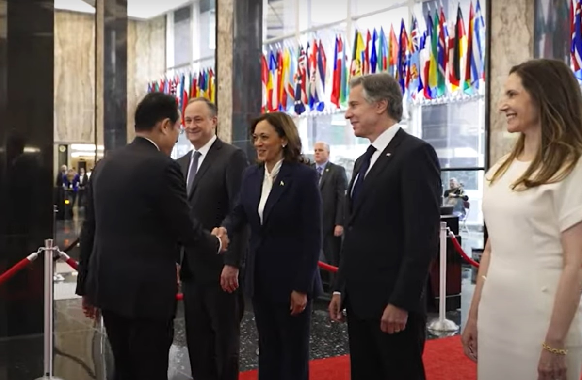 Czy Kamala Harris to początek końca Demokratów. Deklaracja Charli XCX pomoże?