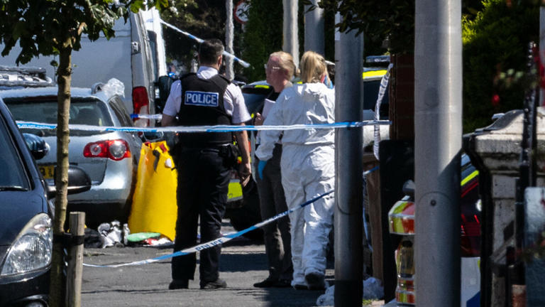 Tragiczny Atak Nożownika w Anglii. Śmierć dwójki dzieci, wielu rannych w krytycznym stanie.