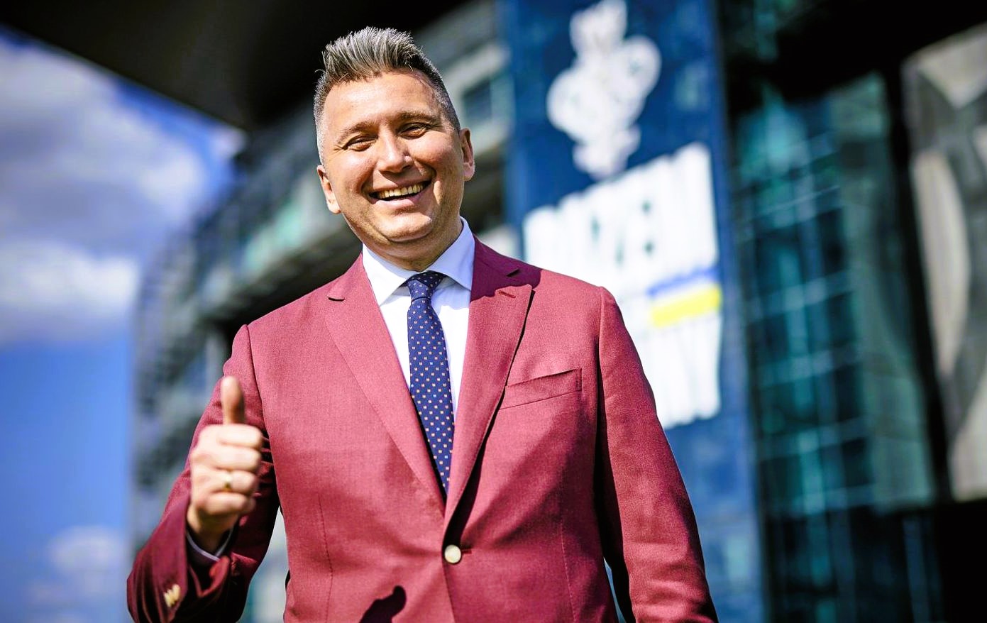 Kuriozalne wynagrodzenie bez kwalifikacji czyli dobrze być żoną szefa PKOLu …chciała być restauratorką?