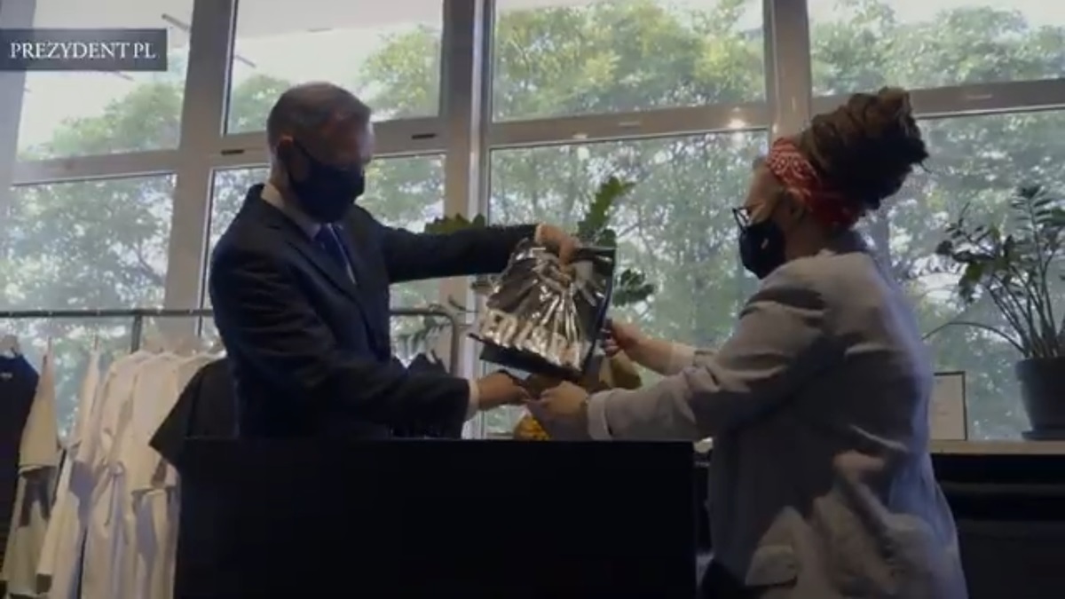 Afera w Rządowej Agencji Rezerw Strategicznych: Prokuratura stawia zarzuty jej byłemu prezesowi i twórcy Red is Bad.