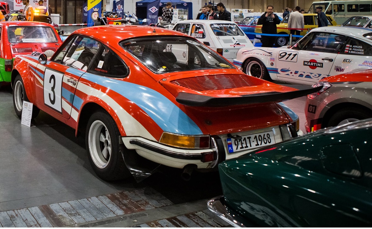 Retro Motor Show 2024: Trzydniowa podróż do świata klasycznej motoryzacji!