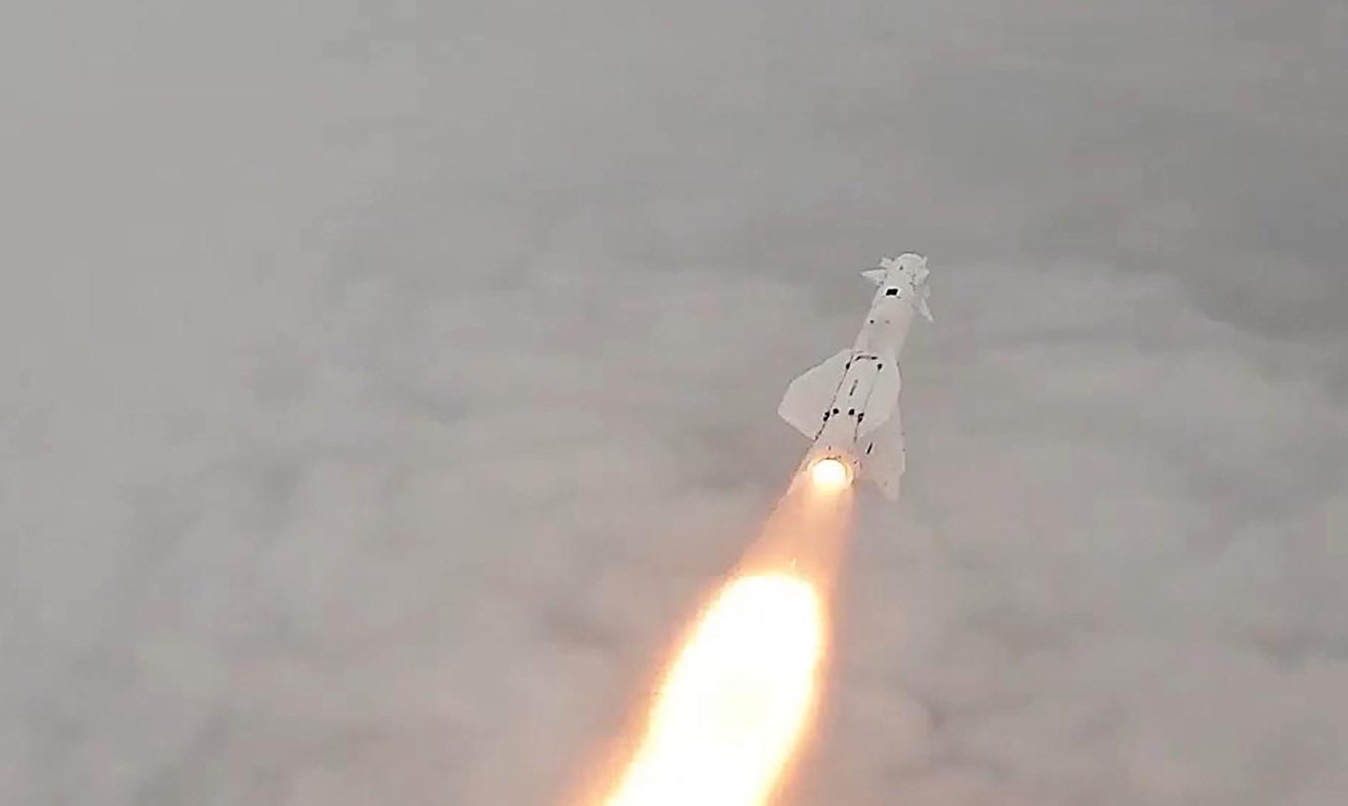 Polska na celowniku rosyjskich rakiet! Radosław Sikorski prosi o zgodę na ich zestrzelenie.