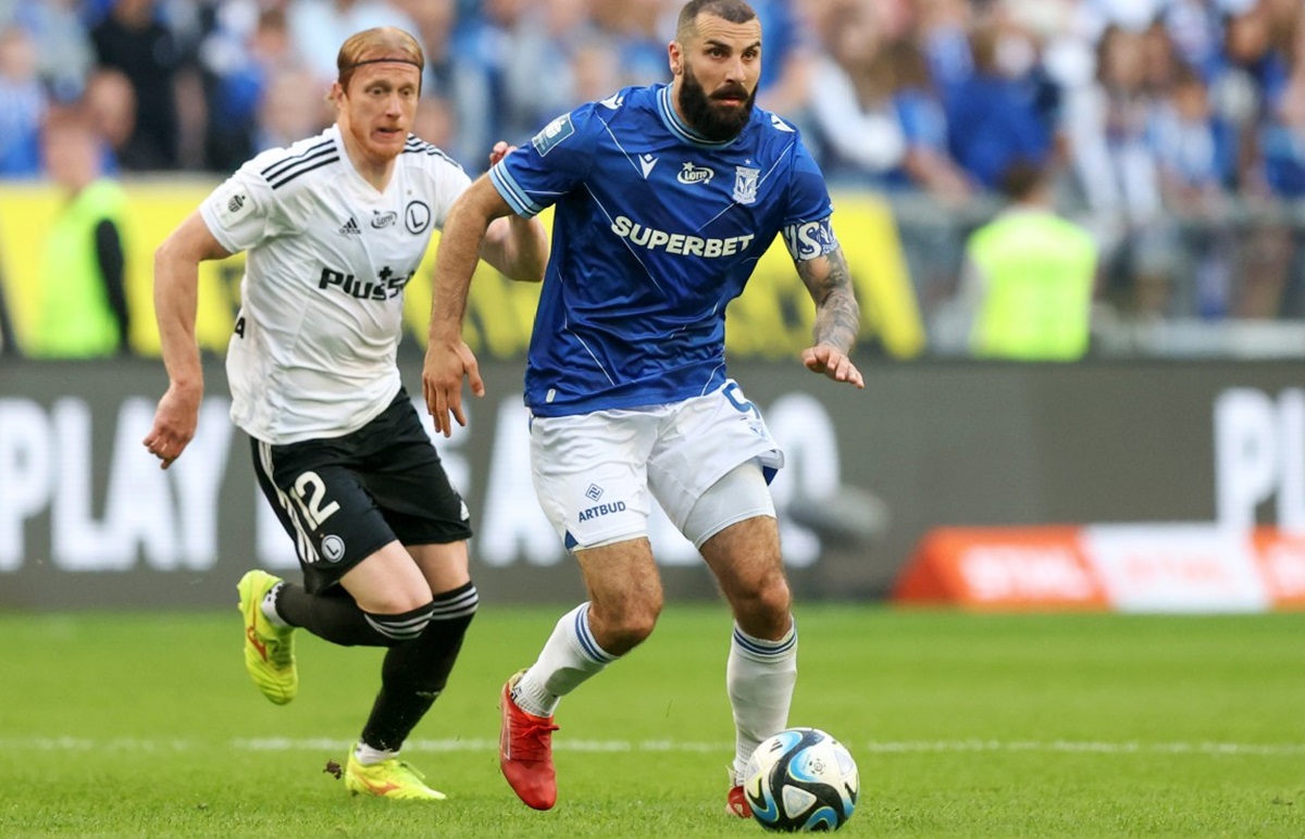 Szaleństwo na Bułgarskiej Lech-Legia, Marciniak utknął w korku, Feio na trybunach.