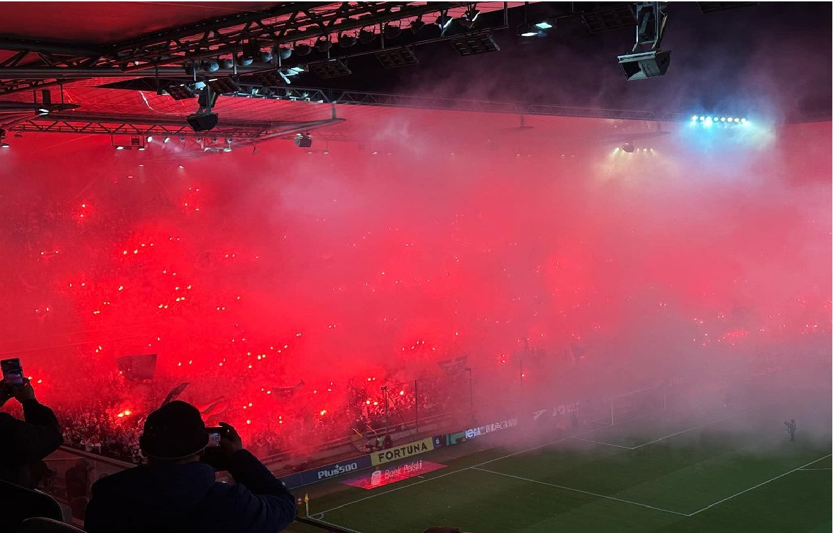 Szokujący finał miał klasyk Legii z Widzewem. A ta oprawa…