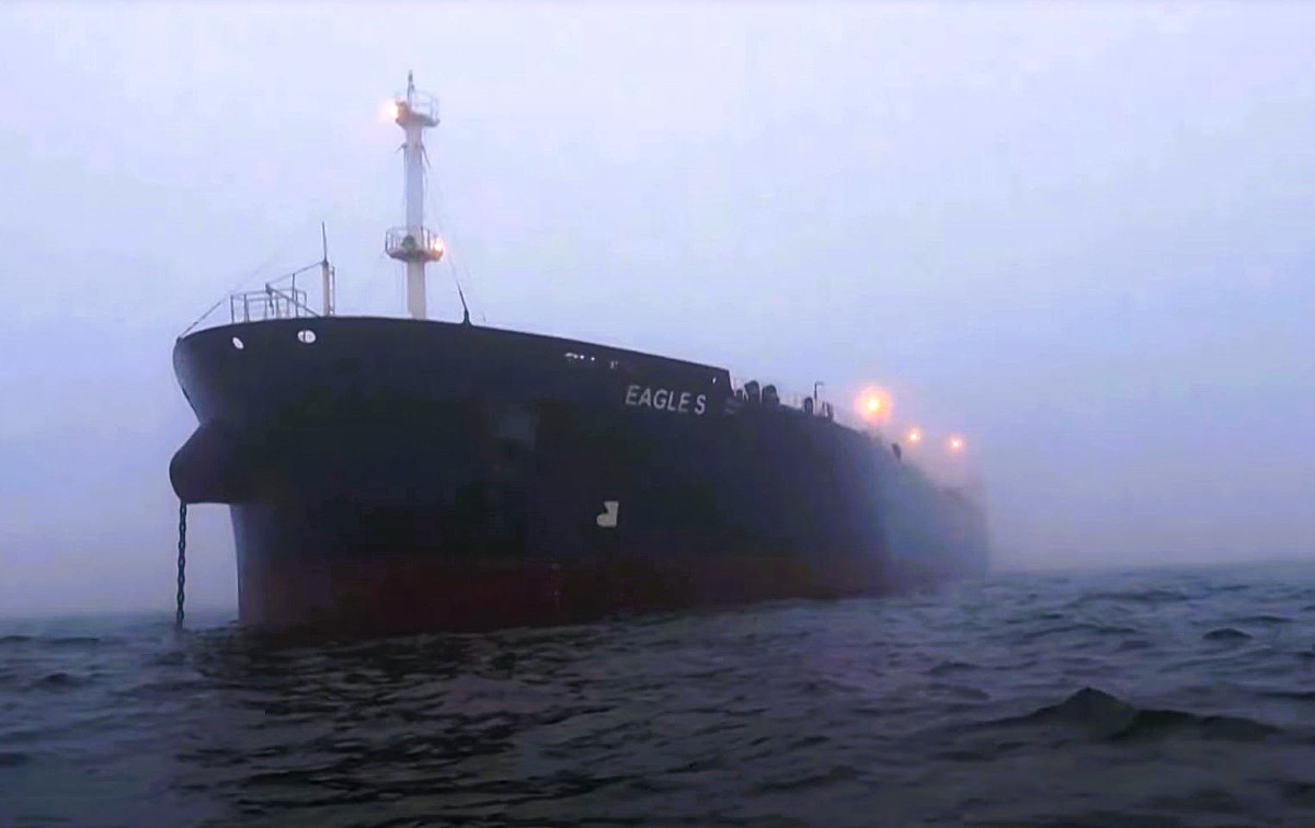 Rosyjski tankowiec Eagle S szpieguje na Bałtyku