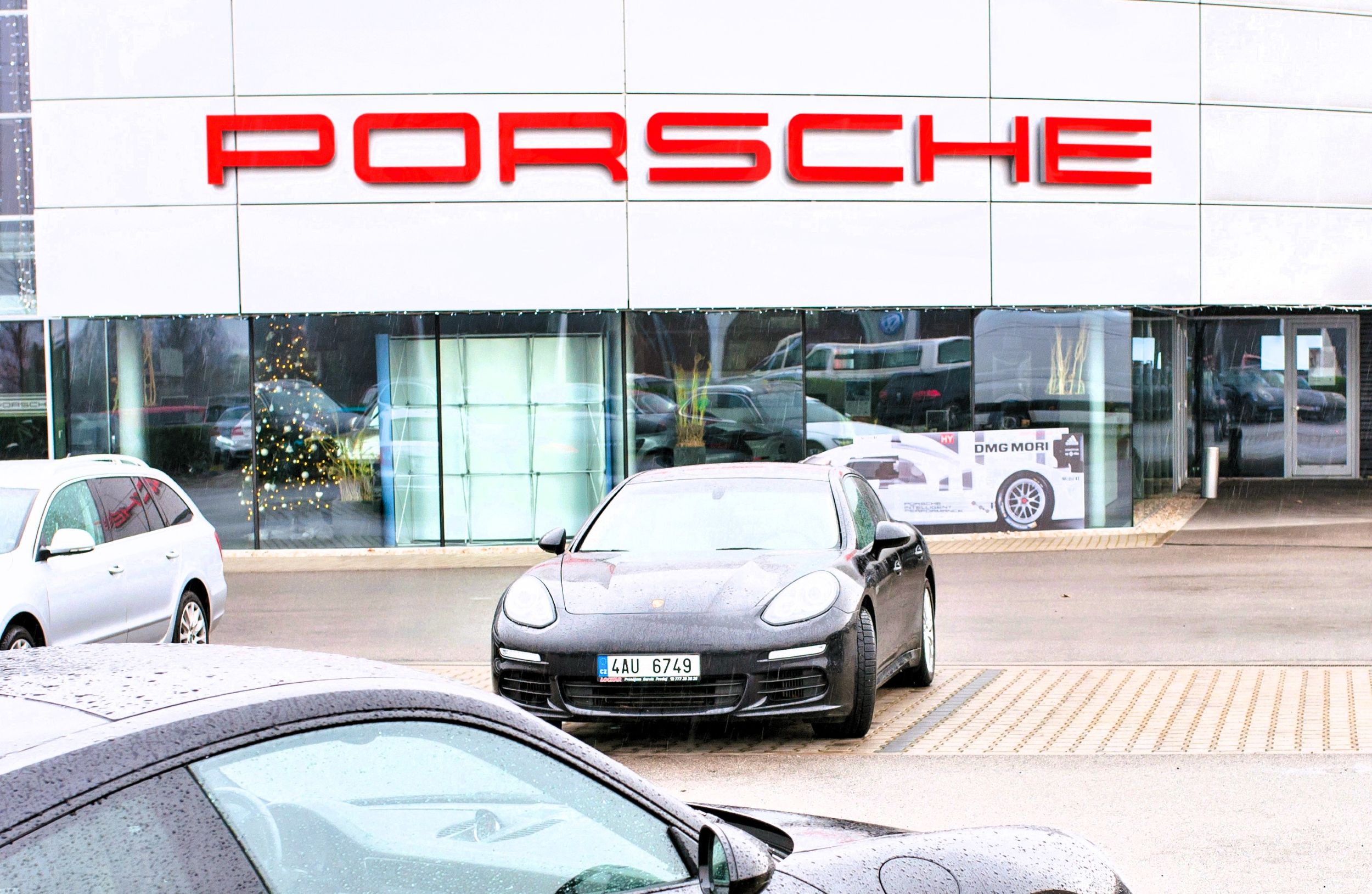 Kłopoty Porsche w USA? Niemcy na skraju motoryzacyjnej katastrofy, cła amerykańskie to problem.
