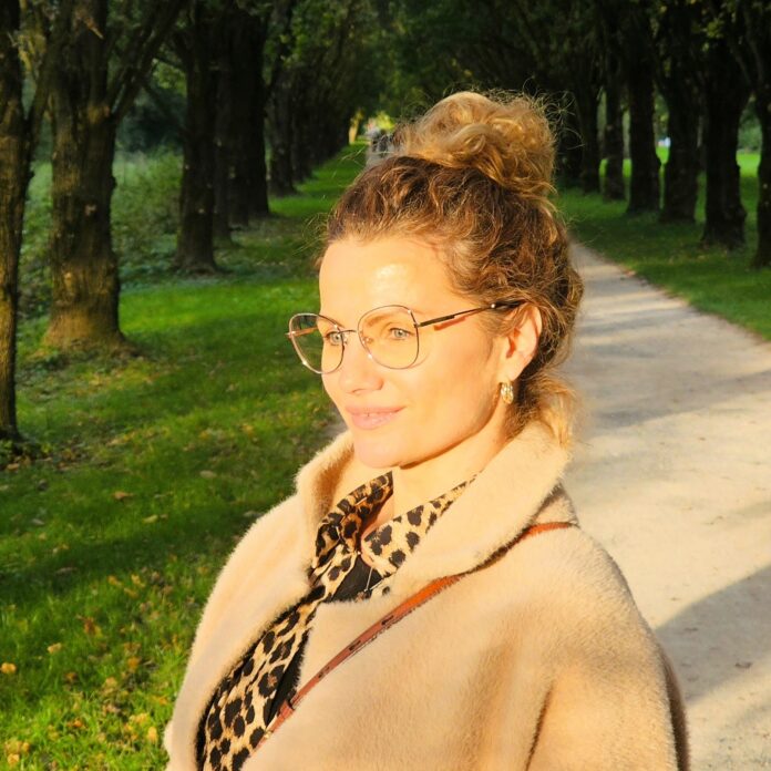 Marta Tafelski 3 Z Popiołów Wstaję – audycja cyklu Twoje Nowe Życie, która budzi serce i koi duszę 🌙🕊️prowadzenie - Marta Tafelski