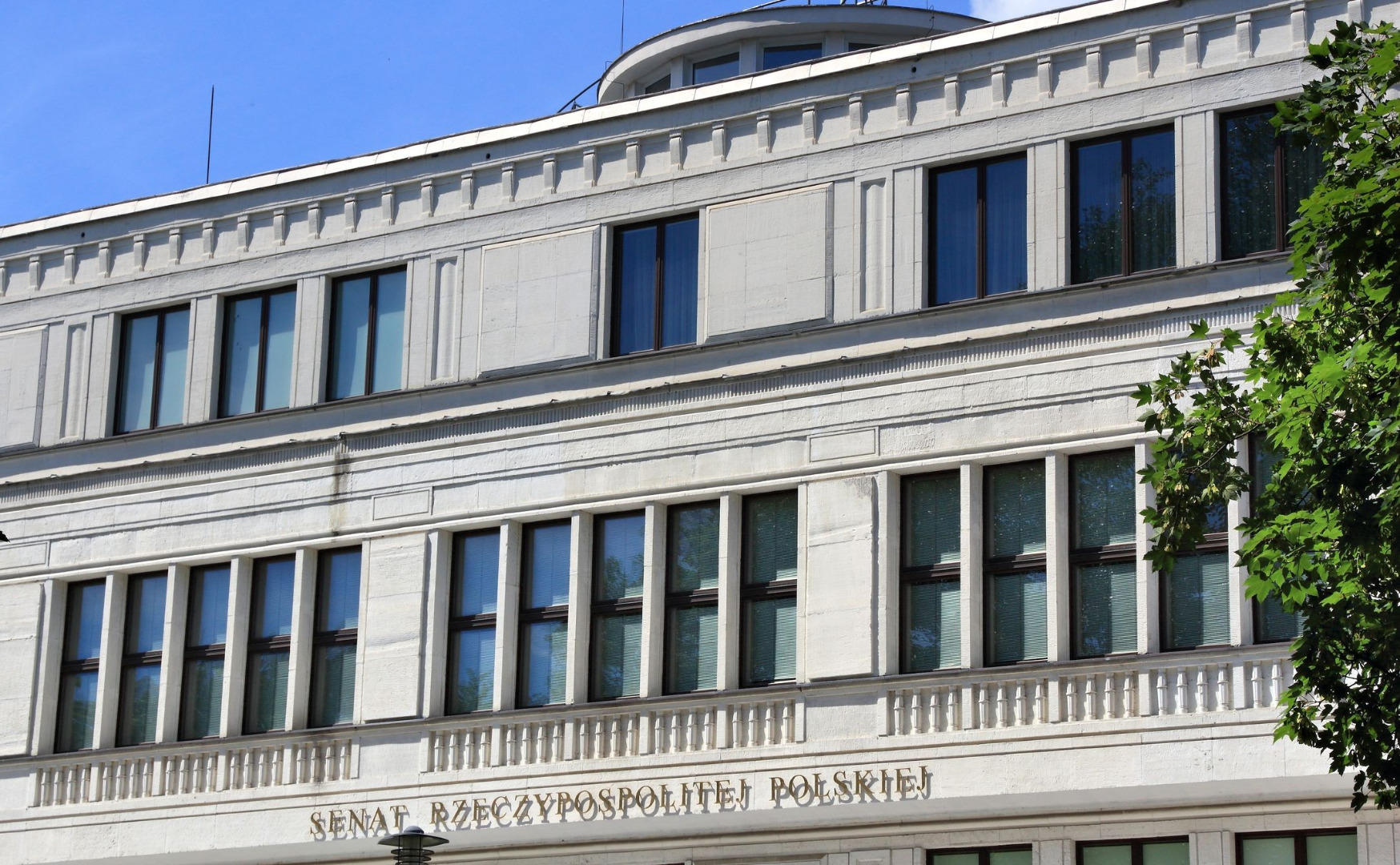 Senacki skandal: Kamiński oskarża o szpiegowanie. Czy za kulisami kryje się kryzys Trzeciej Drogi?