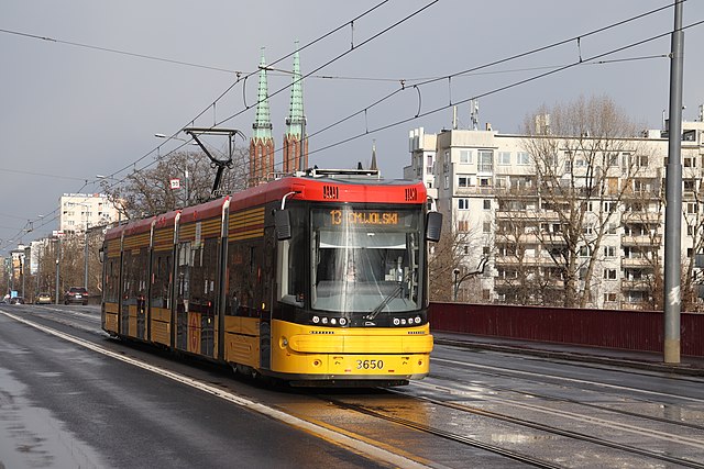 Tragiczny wypadek w Warszawie Śmieciarka i tramwaj 01