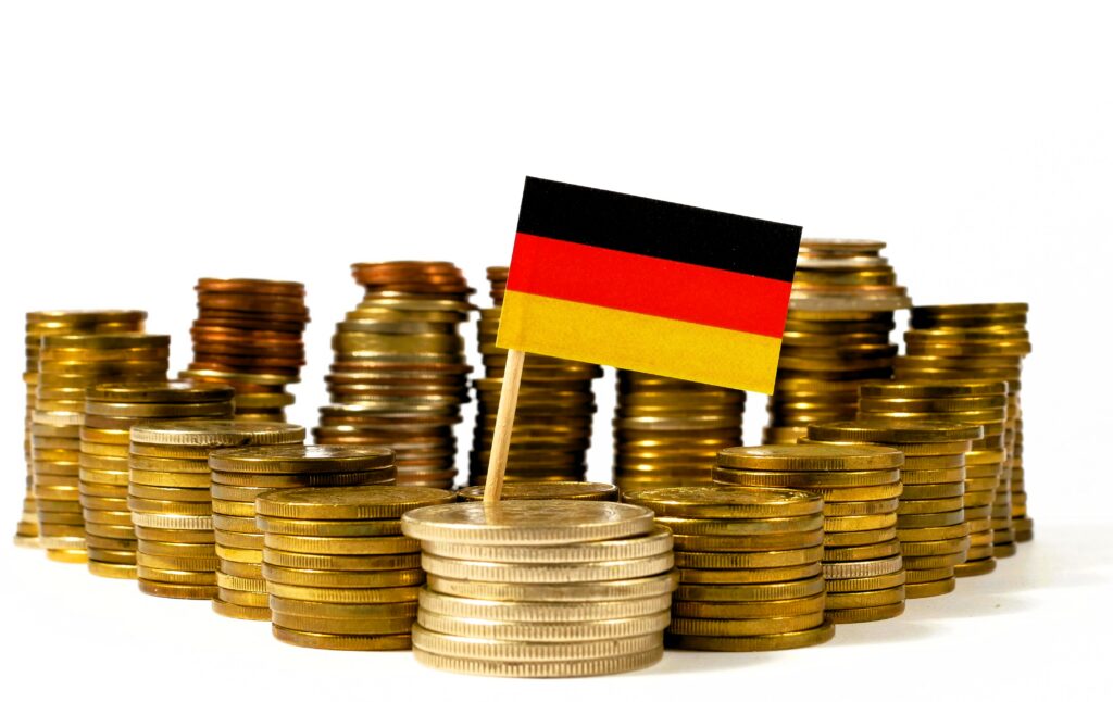 Bogate Państwo i biedni obywatele - 3tys Niemców ma w ręku 25% majątku.