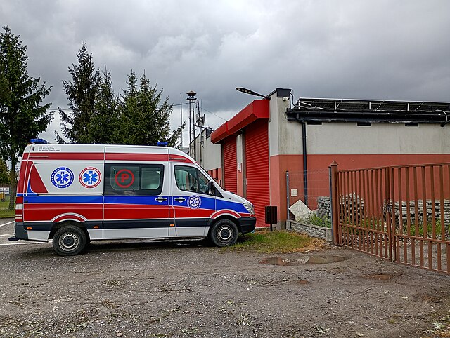 Karambol na Mazowszu: Wypadek sześciu pojazdów i wielu rannych