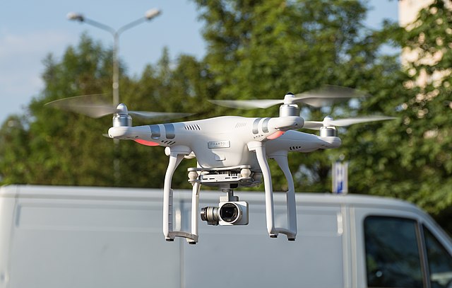 Masowe zakłócenia dronów na Helu: Przyczyny i skutki