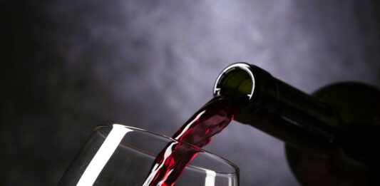 Zero procent, maksimum wyboru – moda na niepicie alkoholu z Warsaw Free Spirits Zero procent, maksimum wyboru – moda na niepicie alkoholu z Warsaw Free Spirits, to pierwszy w kraju sklep bezalkoholowy,