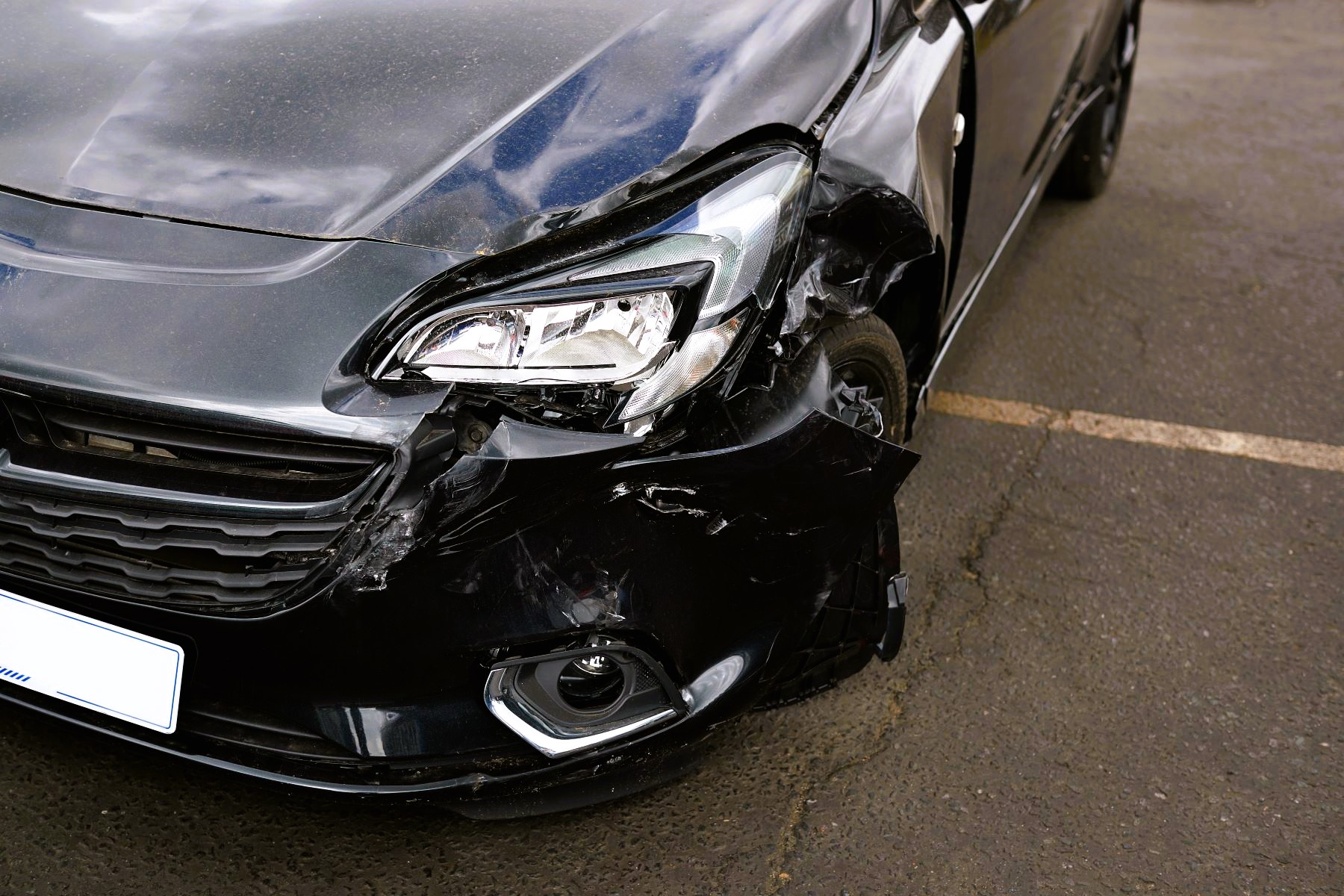 Co musi zawierać oświadczenie po kolizji za granicą? Aplikacje i dokumenty, które warto mieć przed podróżą