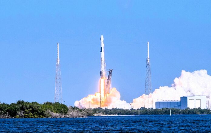 drugi Polak w Kosmosie Falcon 9 drugi Polak w Kosmosie Falcon 9 Lot w kosmos z pierogami i pomidorową The Dino