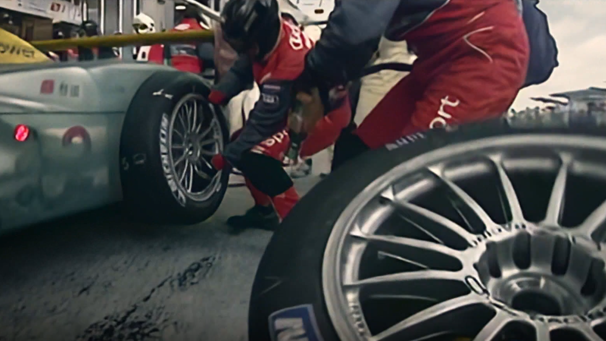 Robert Kubica 24h Le Mans, polski kierowca, za sterami Ferrari 499P zespołu AF Corse (#83), prowadzi w klasyfikacji generalnej!