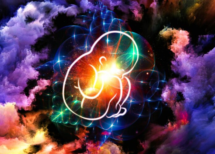 wewnętrzne dziecko Adam z niezwykłą empatią i głębią analizuje, jak relacje z dzieciństwa kształtują nasze dorosłe życie