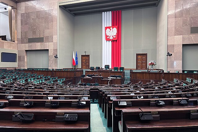 KO wyprzedza PiS według sondażu IBRiS