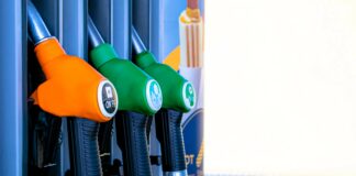 Rewolucja w Baku Poznaj Paliwo Przyszłości Tworzone z Powietrza i Prądu - Porsche już je produkuje