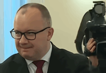 Bodnar wymusza na Hołowni by nie zaprzysięgać Prezydenta Elekta Karola Nawrockiego!!! jak to robi? Zamach Stanu? nie zaprzysięgać Prezydenta Elekta Karola Nawrockiego - Bodnar stara się jak może by przysięgi nie odebrał Marszałek Hołownia