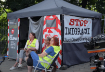 Antyobywatelskie Działania Rządu – Minister Siemoniak Twardo Przeciwko Obrońcom Granic. Bojówkarze ROG niedawno bili kobiety jak mówi jedna z posłanek! oto i oni Antyobywatelskie Działania Rządu, na zdjęciu bojówki Ruchu Obrony Granic, bojówkarze niedawno bili koniety jak mówi posłanka KO