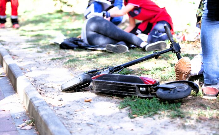 Bardzo groźne wypadki na hulajnogach Bardzo groźne wypadki na hulajnogach